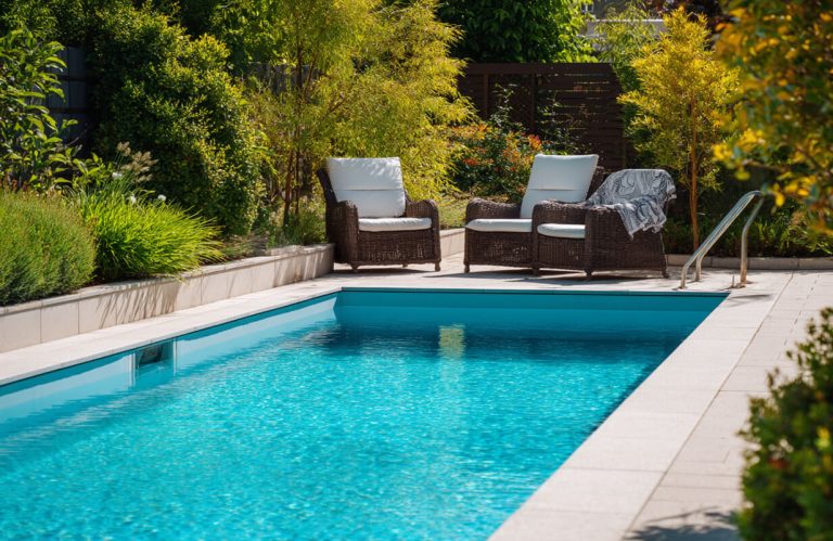 Piscine préparez-la pour l’été sans vous ruiner — astuces malignes et produits à petit prix