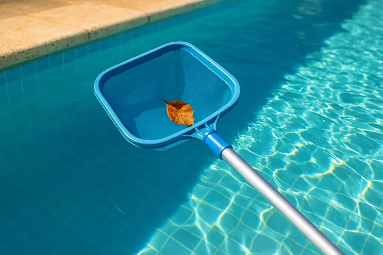 Entretien de piscine - l’outil magique sous les 10€ qui remplace (presque) un robot